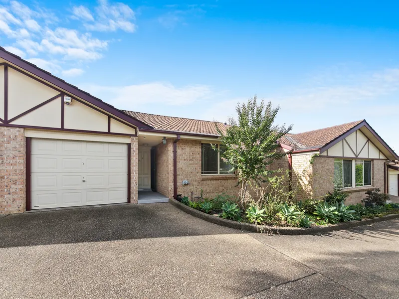 SUN-FILLED SINGLE LEVEL VILLA