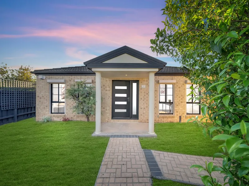 Modern Family Living in Central Werribee