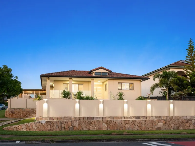 Spacious Family home with In-Ground Pool!