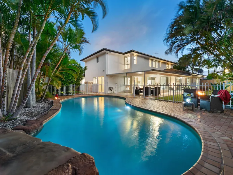 Grand 4 bedroom plus study family home with pool!