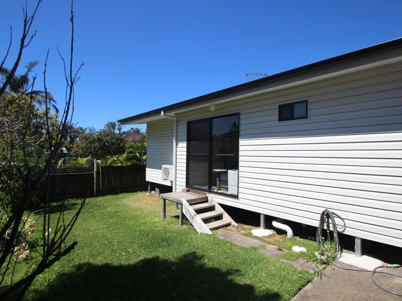 Cozy 2 Bedroom Garden Flat