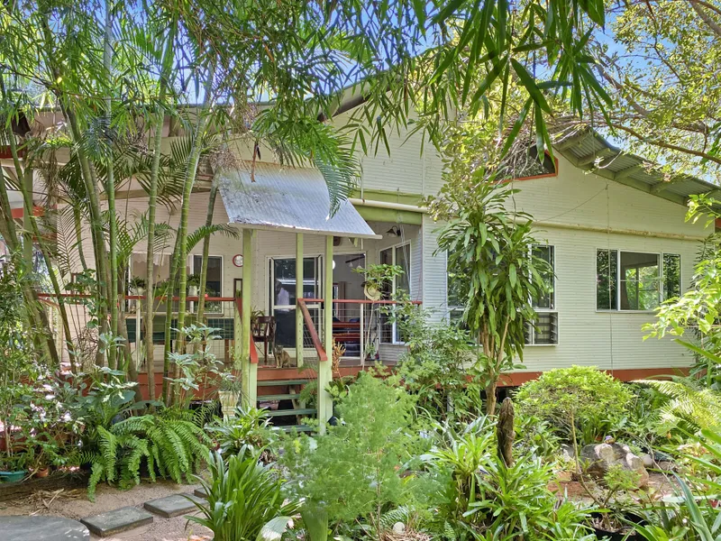 House, cabin, creek & almost an acre!