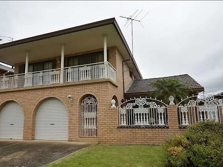 Large family home in convenient locale