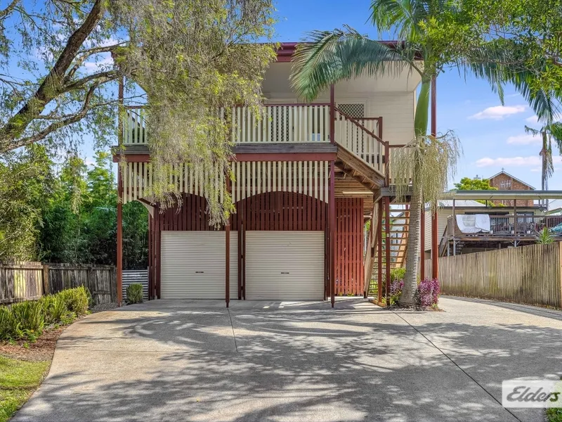 3 Bedroom Duplex ~ Walk to Town