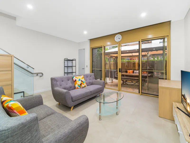 Rosebery 4 Bedroom Fully Furnished Townhouse
