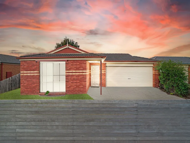 !! Beautiful Family Home at prime location of Werribee!!