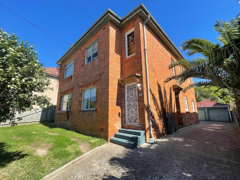 Large Semi Style apartment. Pets allowed.