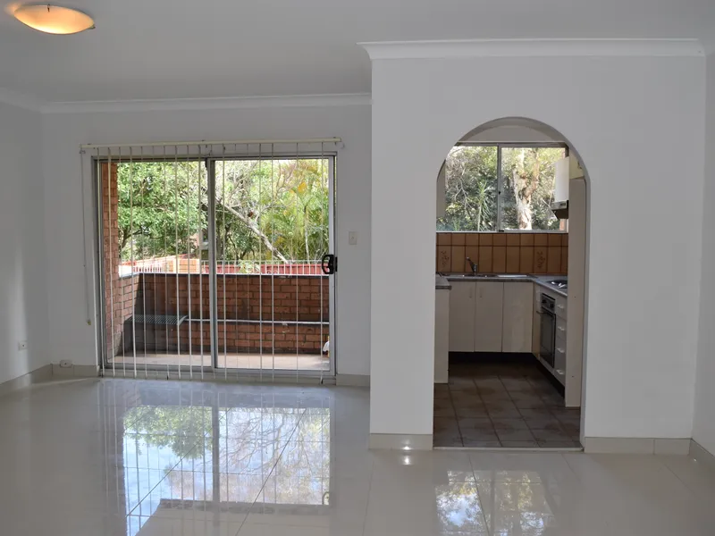 2 Bedroom Unit in a Perfect Location!