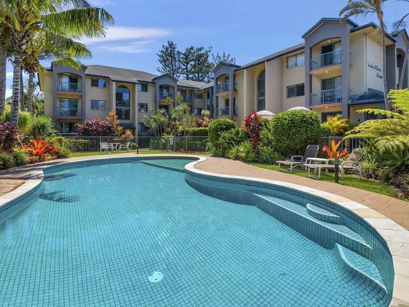 BEACHSIDE BLISS - 2 BEDROOM UNIT IN PRIME LOCATION