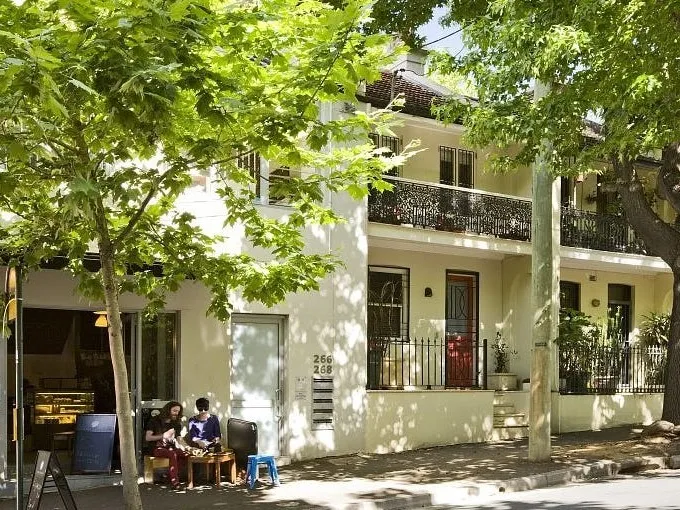 Renovated Modern Two-Bedroom Split Level Apartment