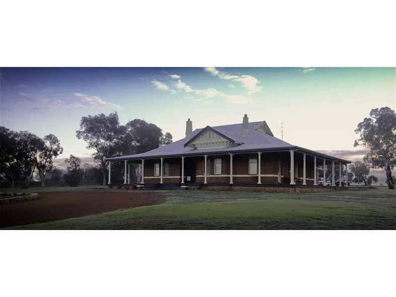 TIPPERARY FARM - A PRIVATE 100 ACRE ESTATE ON THE AVON RIVER