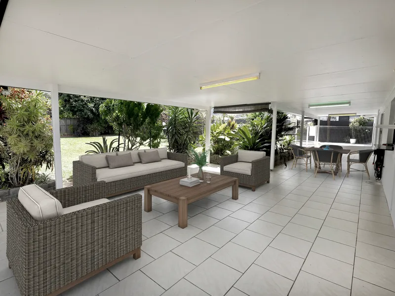 HUGE TILED PATIO & POOL ON 798m2.....LOVE IT!