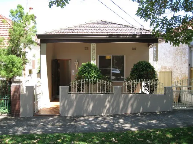 CLOSE TO ANNANDALE VILLAGE, TRANSPORT, SCHOOLS AND SHOPS