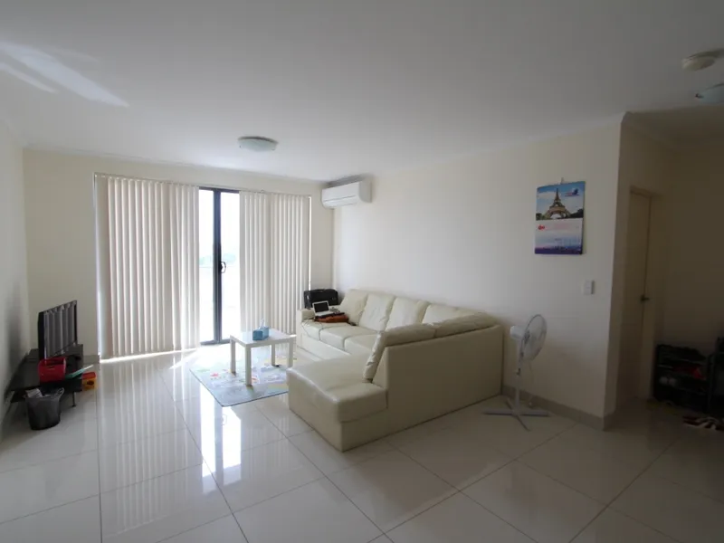 Very Spacious and Bright!  Unfurnished 2 Bedroom Apartment 
