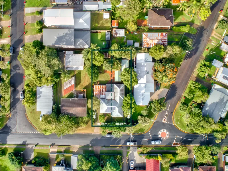 Seldom Offered - 810m2 over Two Existing Allotments