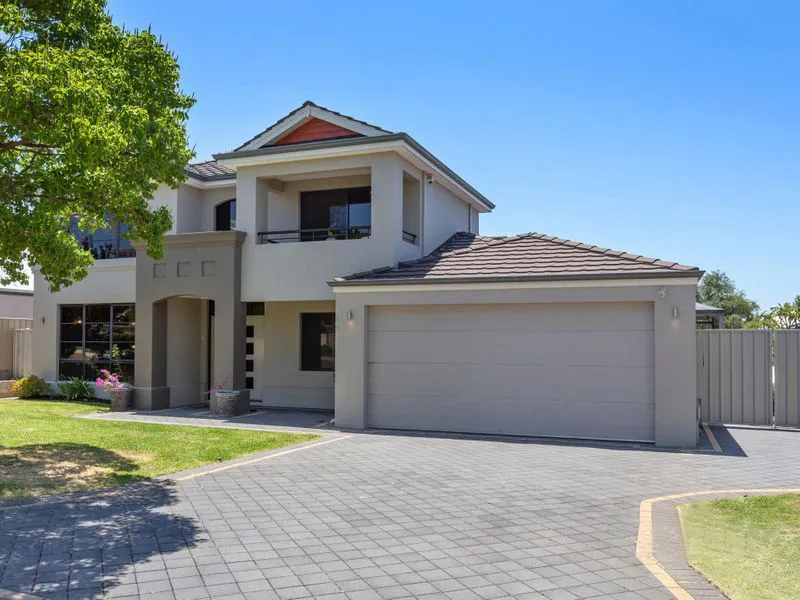 Livingston Park Luxury!