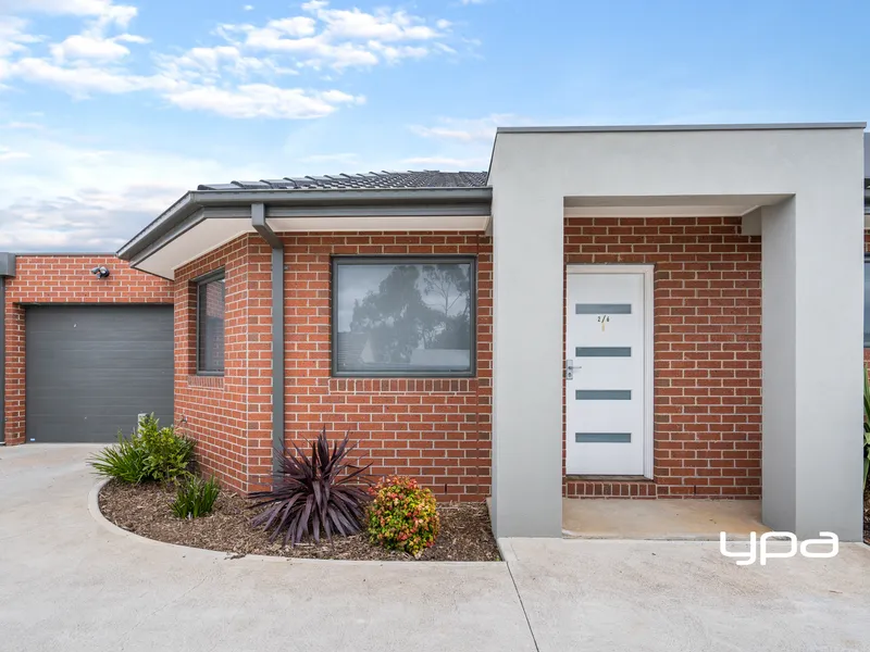 Open Plan Living with Private Courtyard