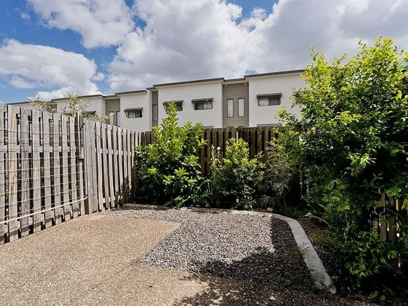 3 Bedrooms Modern Townhouse In Lovely Complex & Quiet Area