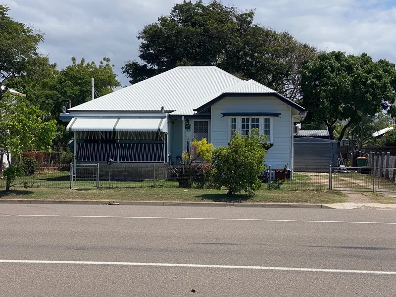 Charming Cottage in the Inner Suburbs