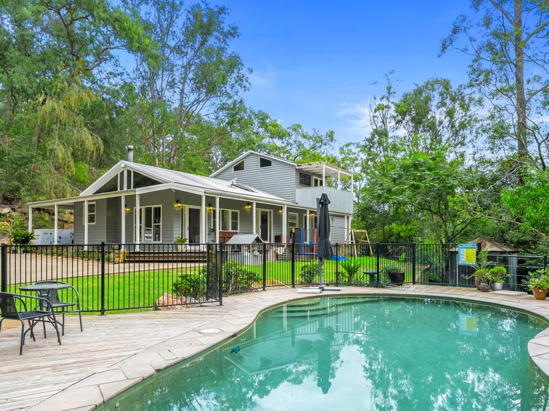 Rural Retreat Alongside the Colo River
