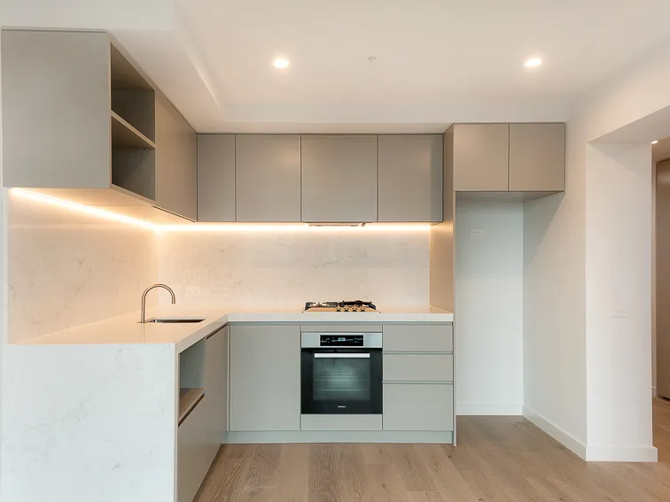 IMMACULATELY PRESENTED SPACIOUS 380Melbourne APARTMENT!