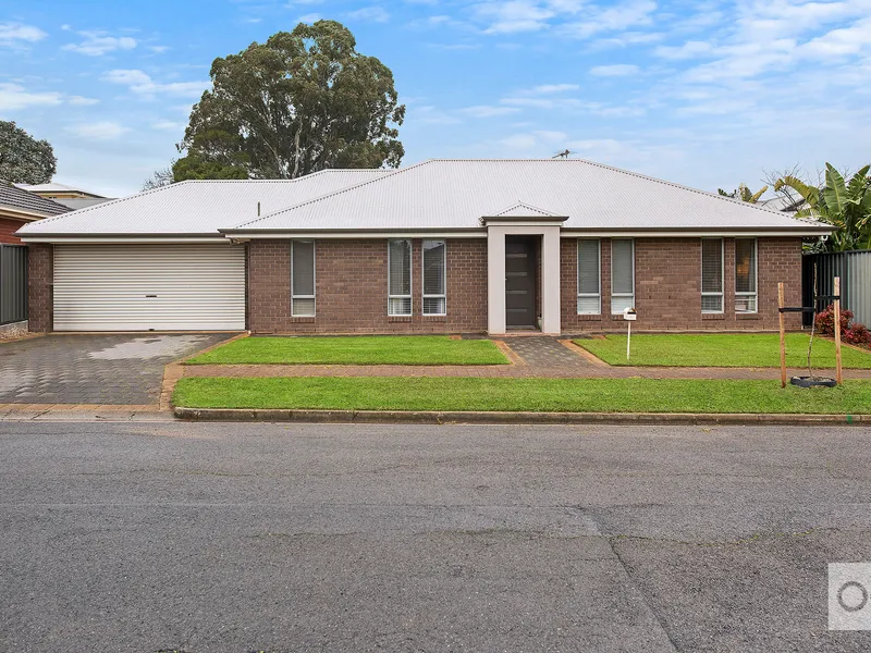 Low Maintenance Entertainer