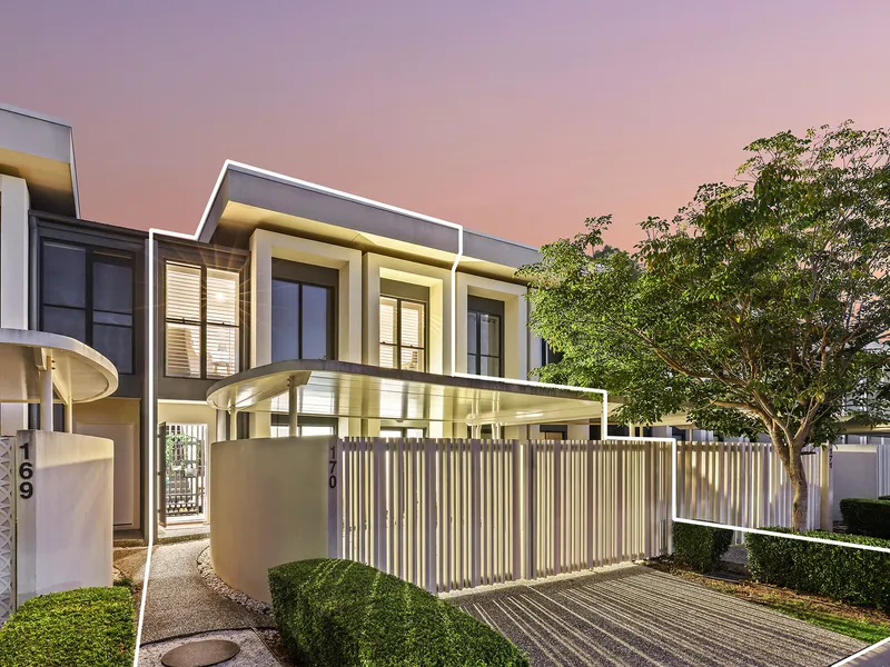 Grand Golf Course Villa - Ready To Move In!