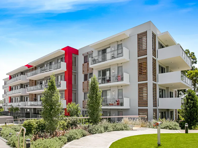 COSMOPOLITAN APARTMENT LIVING 