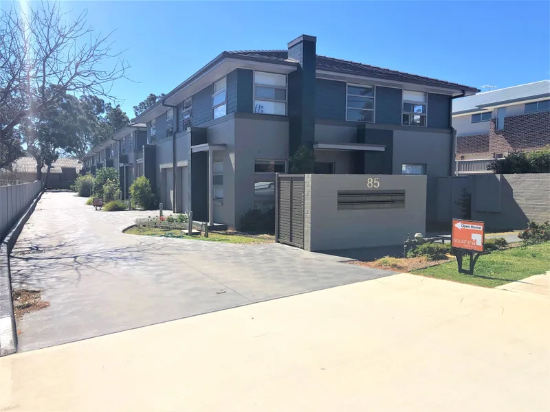 Perfectly located Townhouse!