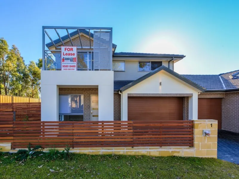Beautiful Five Bedroom House at the Heart of Kellyville Ridge