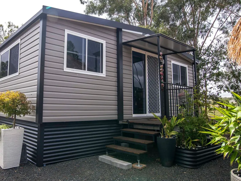 Brand New Weekender on 1300sqm...