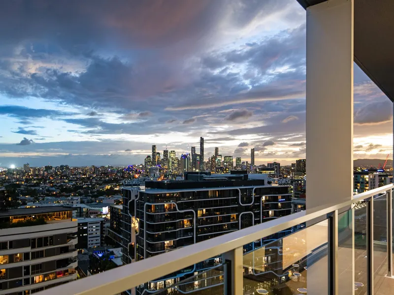 Amazing views, with two separate car spaces positioned in prime location, Newstead!