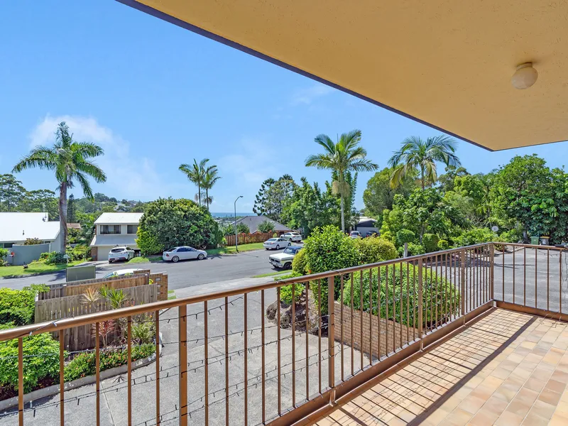 SET AMONGST LEAFY SURROUNDS OF TUGUN HEIGHTS MINUTES TO SHOPS- BEACH