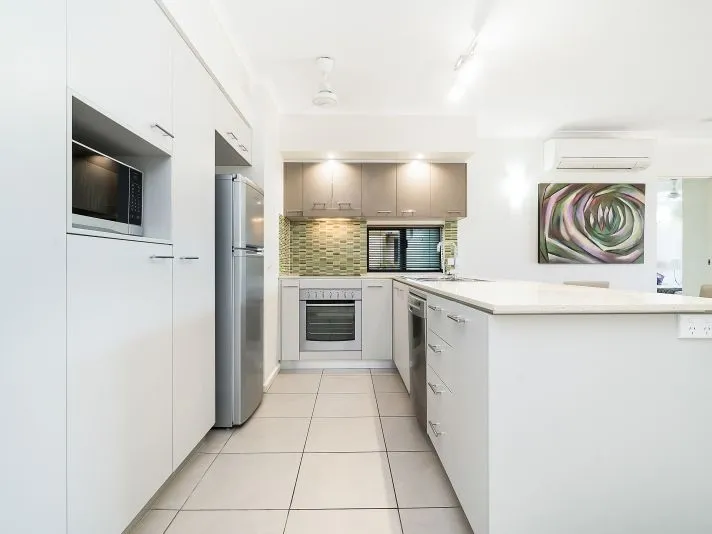 Furnished 3 bedroom unit in Popular Complex
