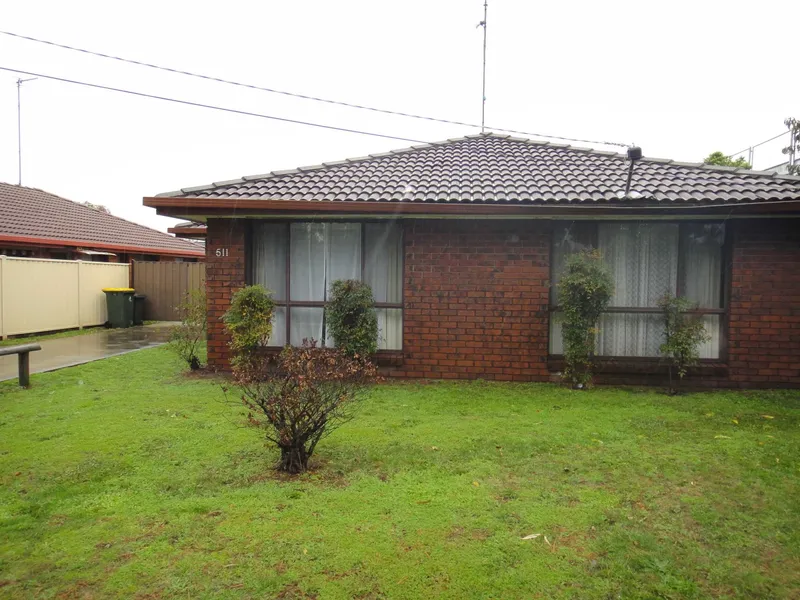 THREE BEDROOMS, LARGE BACK YARD IN SEBASTOPOL