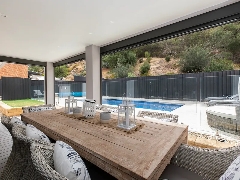 ESPLANADE LIVING AT ITS BEST - FABULOUS VIEWS