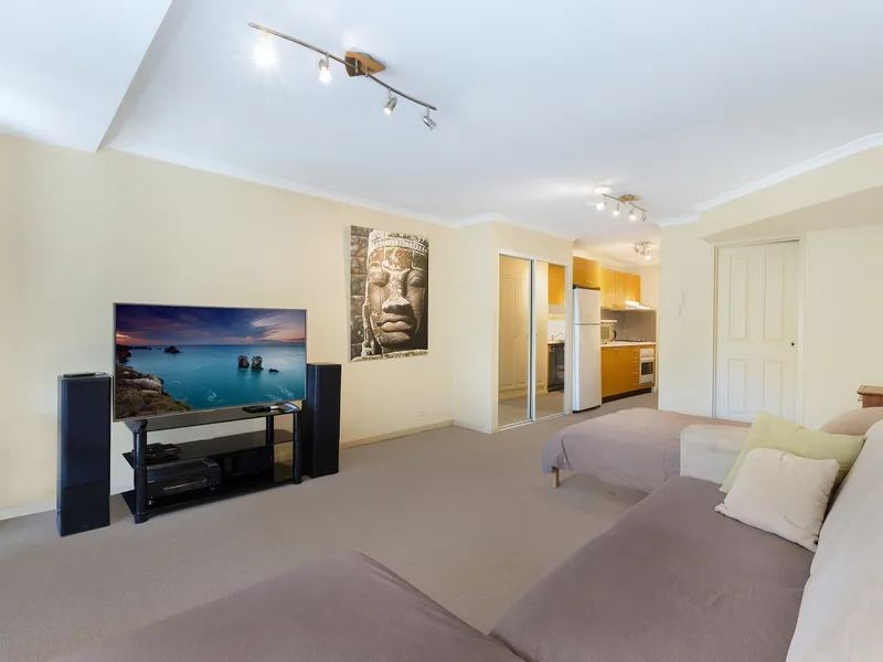 Modern Studio in a Topnotch Location
