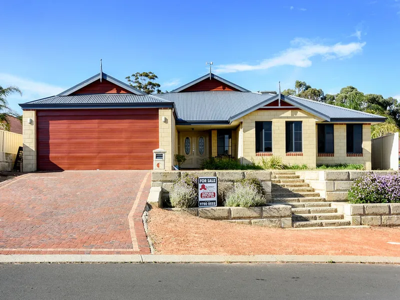 SPACIOUS 4 X 2 WITH A POOL!