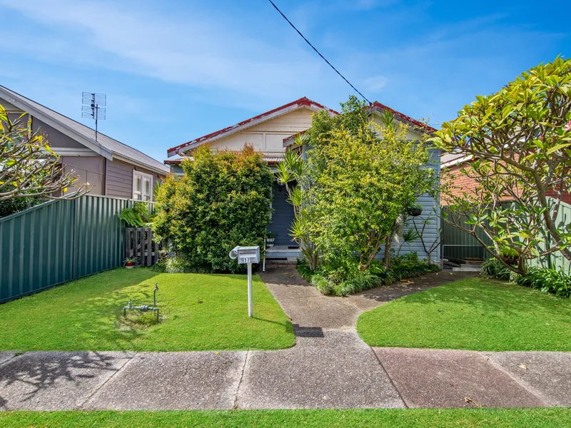Add the Finishing Touches to this City-Fringe Home
