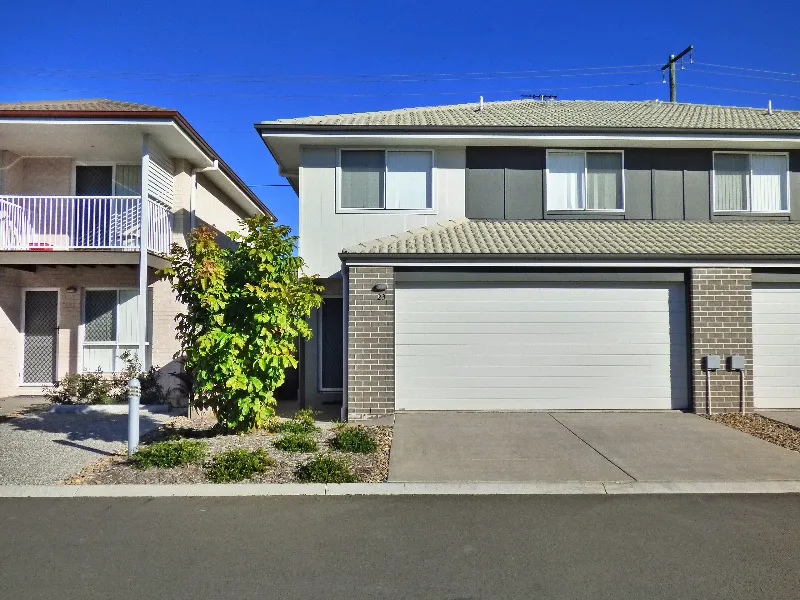 4 Brms, Double Garage, A/C to living and Master brm, 3.5 bathrooms! 