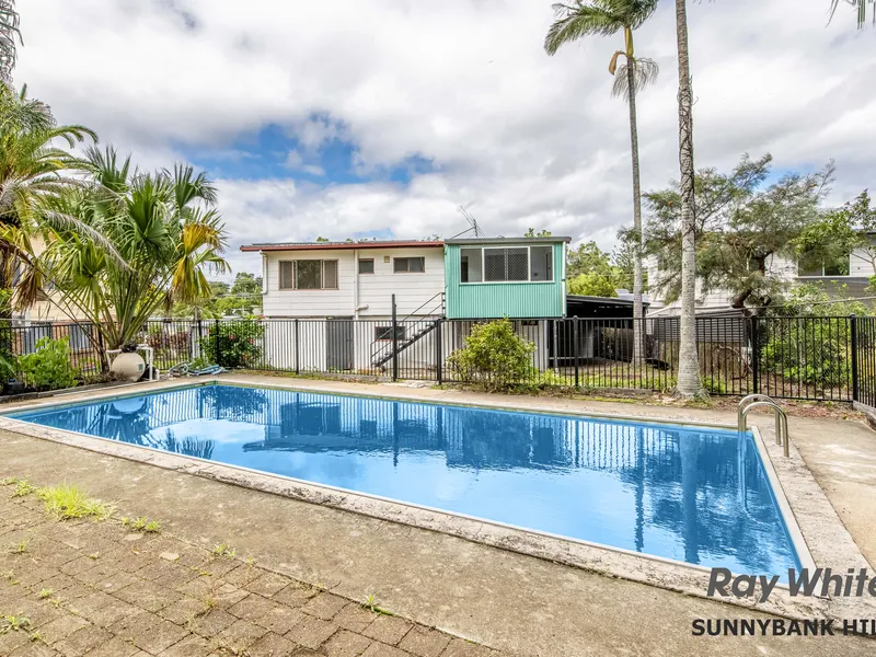 RELAX IN STYLE - PERFECT FAMILY HOME!