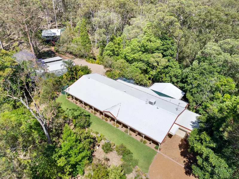 Sprawling family home with bushland backdrop & granny flat