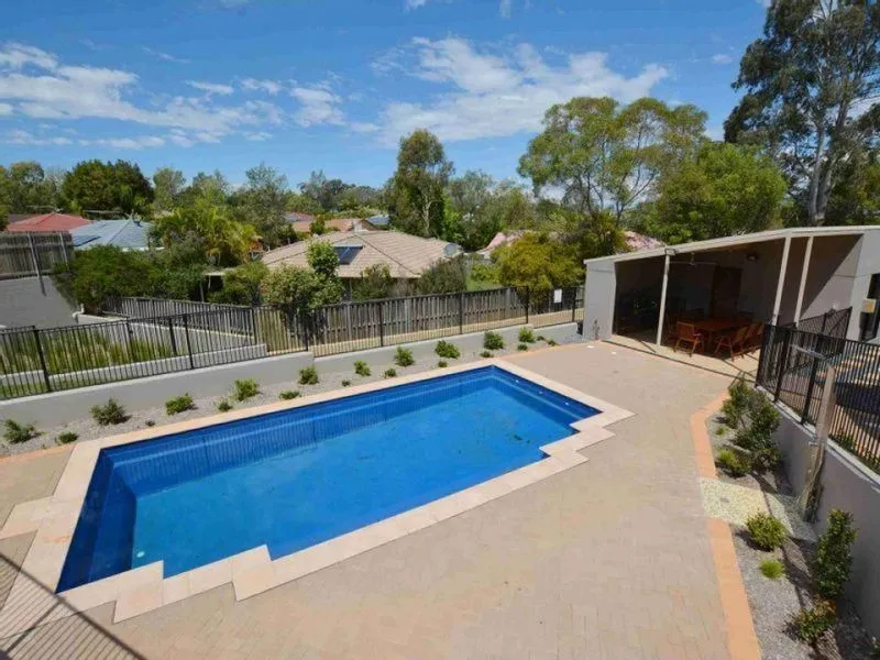 Stunning furnished 4 bedroom 