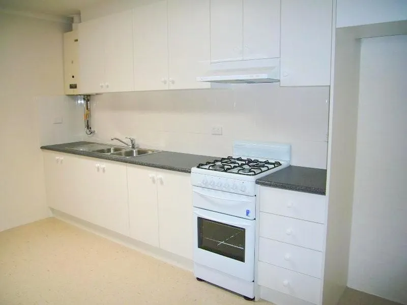 EASY LIVING IN PARKLAND PRECINCT!