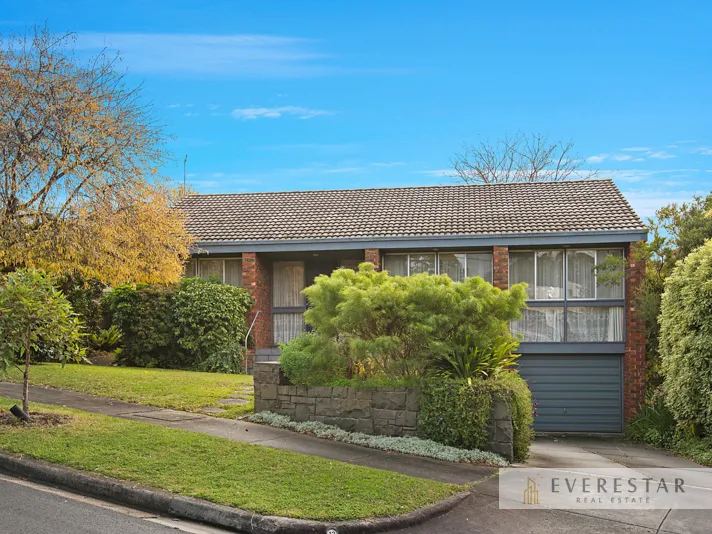 Large new renovated home in Doncaster school zone