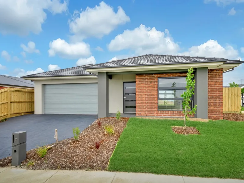 New & Stylish Share Home With Premium Amenities Waiting For You!