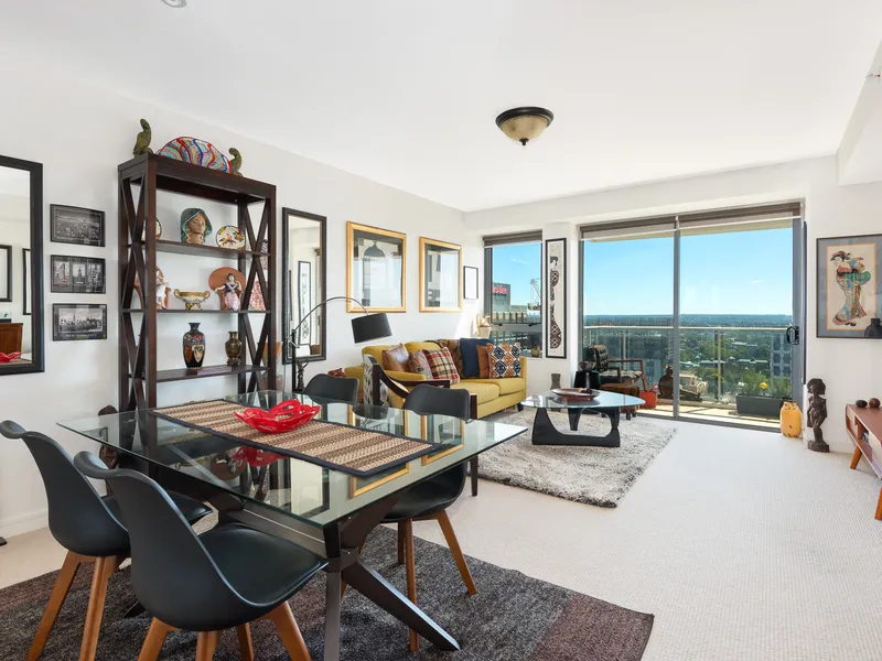 SPECTACULAR SPACE, STYLE AND PANORAMAS