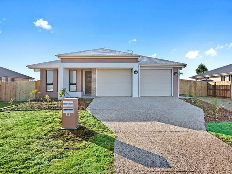 Fantastic Potential for Low Maintenance Living !