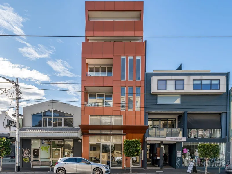 Penthouse Living on Lygon