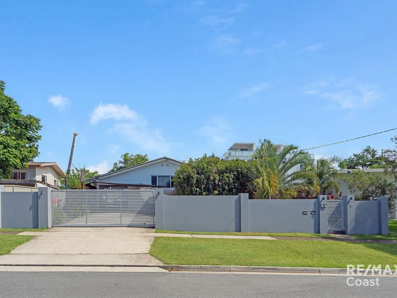 DUPLEX PAIR ON 2 TITLES - Income and potential in CBD